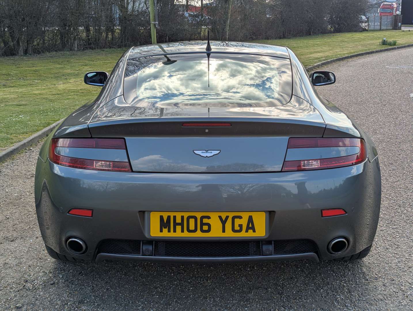 <p>2006 ASTON MARTIN VANTAGE V8</p>