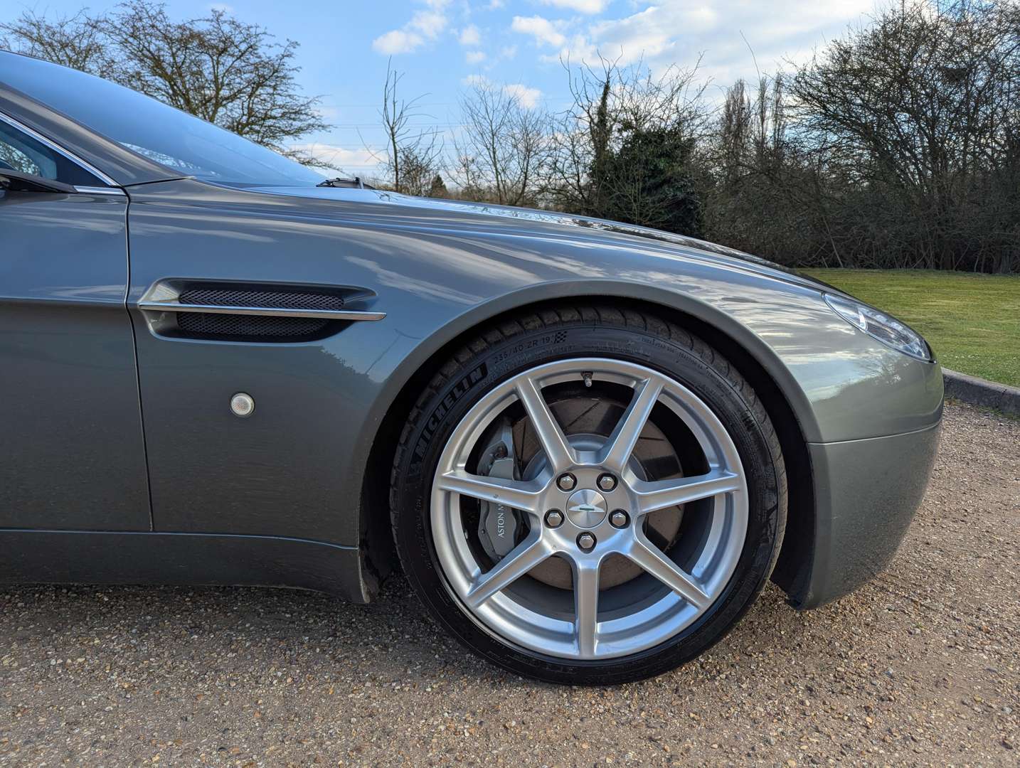 <p>2006 ASTON MARTIN VANTAGE V8</p>
