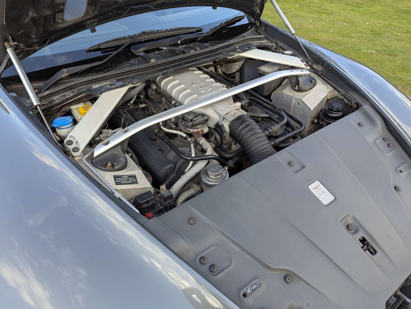 <p>2006 ASTON MARTIN VANTAGE V8</p>