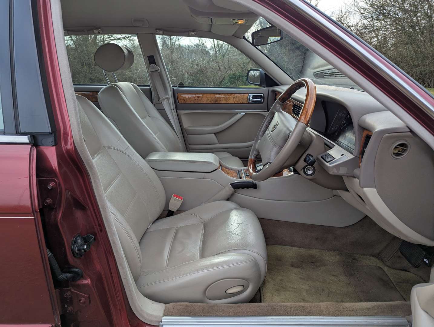 <p>1997 JAGUAR XJ 3.2 EXECUTIVE AUTO</p>