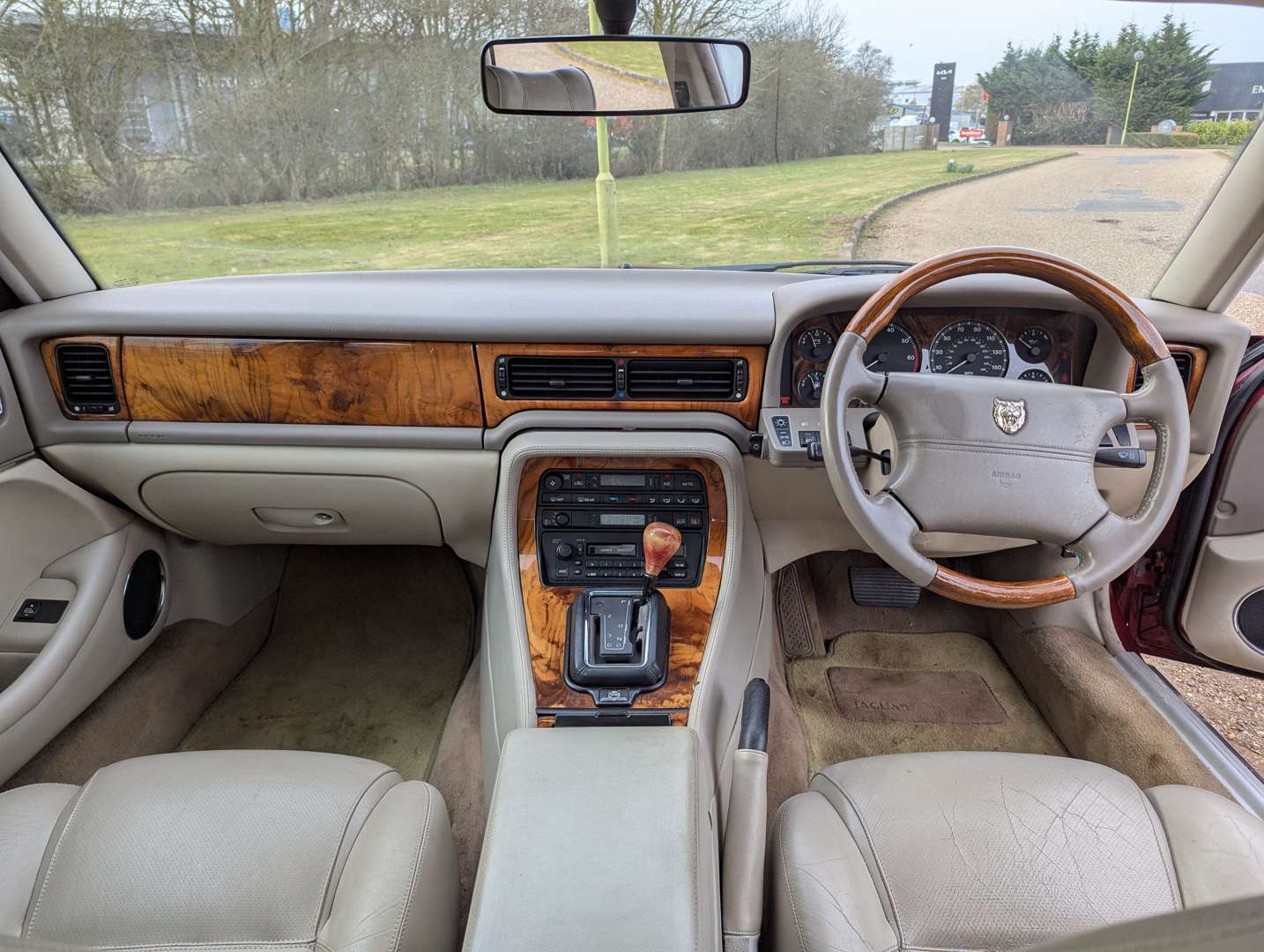 <p>1997 JAGUAR XJ 3.2 EXECUTIVE AUTO</p>