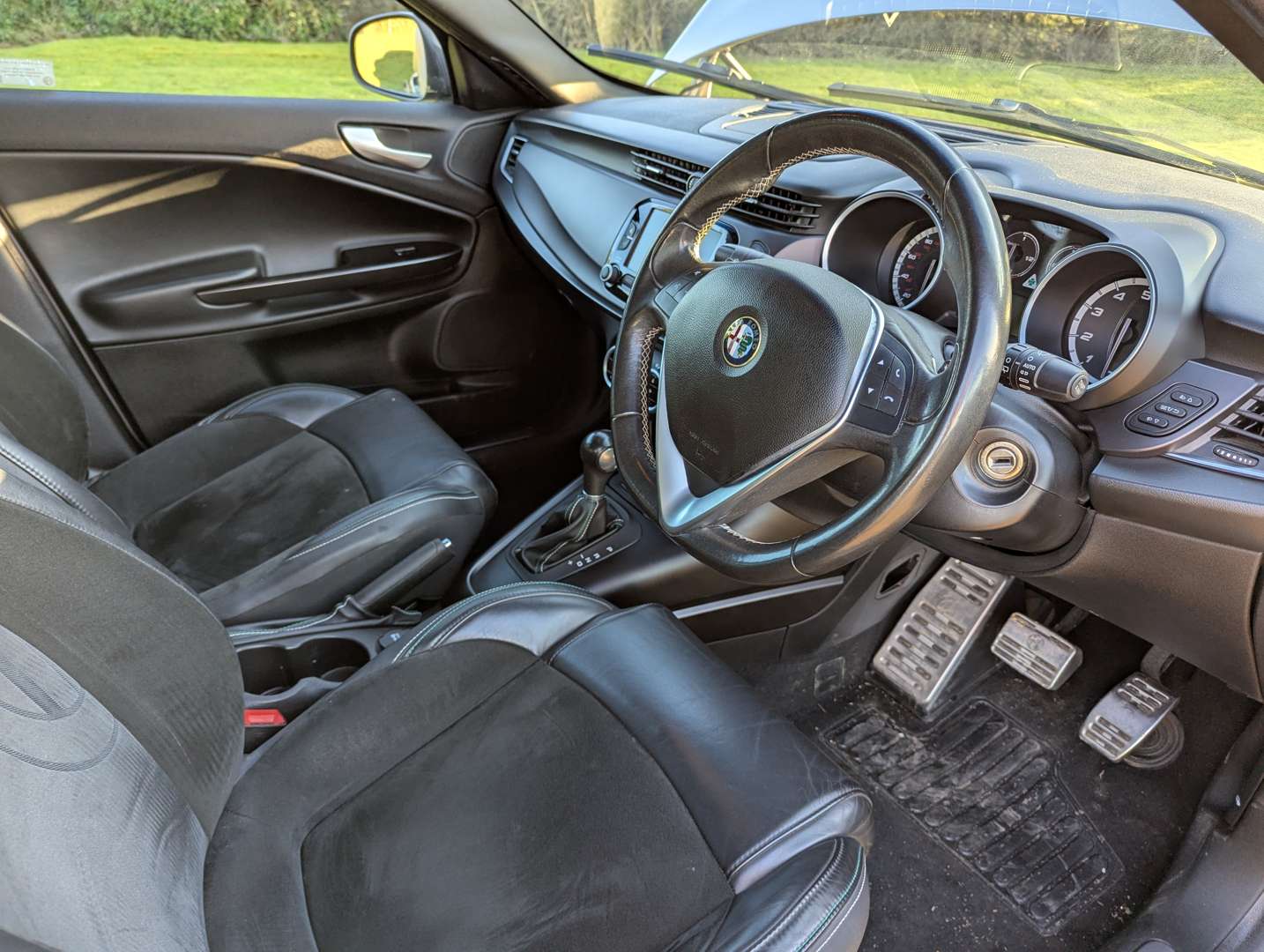 <p>2014 ALFA ROMEO GIULIETTA QUADVERDE LE MT</p>