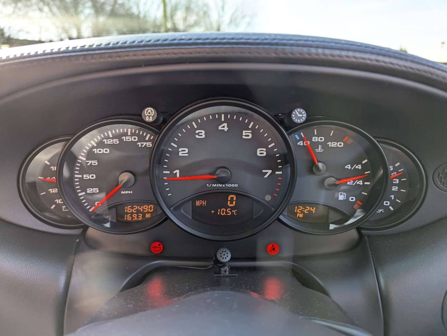 <p>2001 PORSCHE (996) 911 3.4 C4 COUPE MANUAL</p>