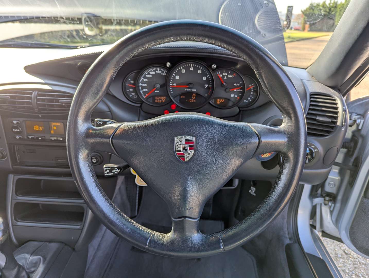 <p>2001 PORSCHE (996) 911 3.4 C4 COUPE MANUAL</p>