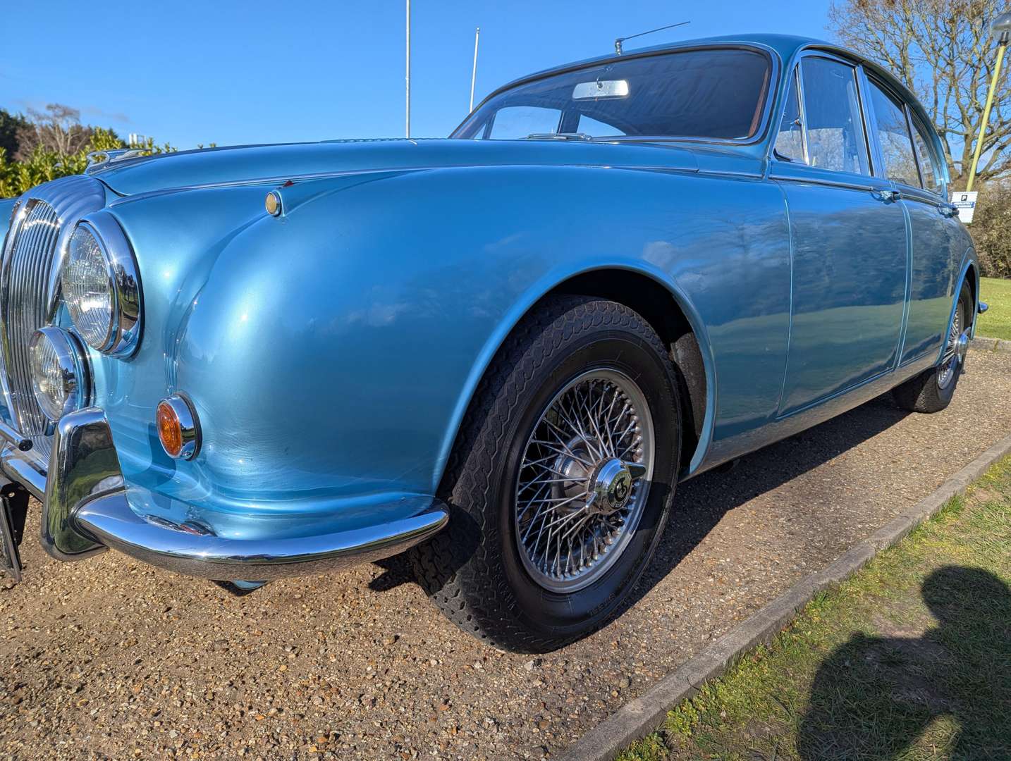 <p>1969 DAIMLER V8 250 AUTO</p>