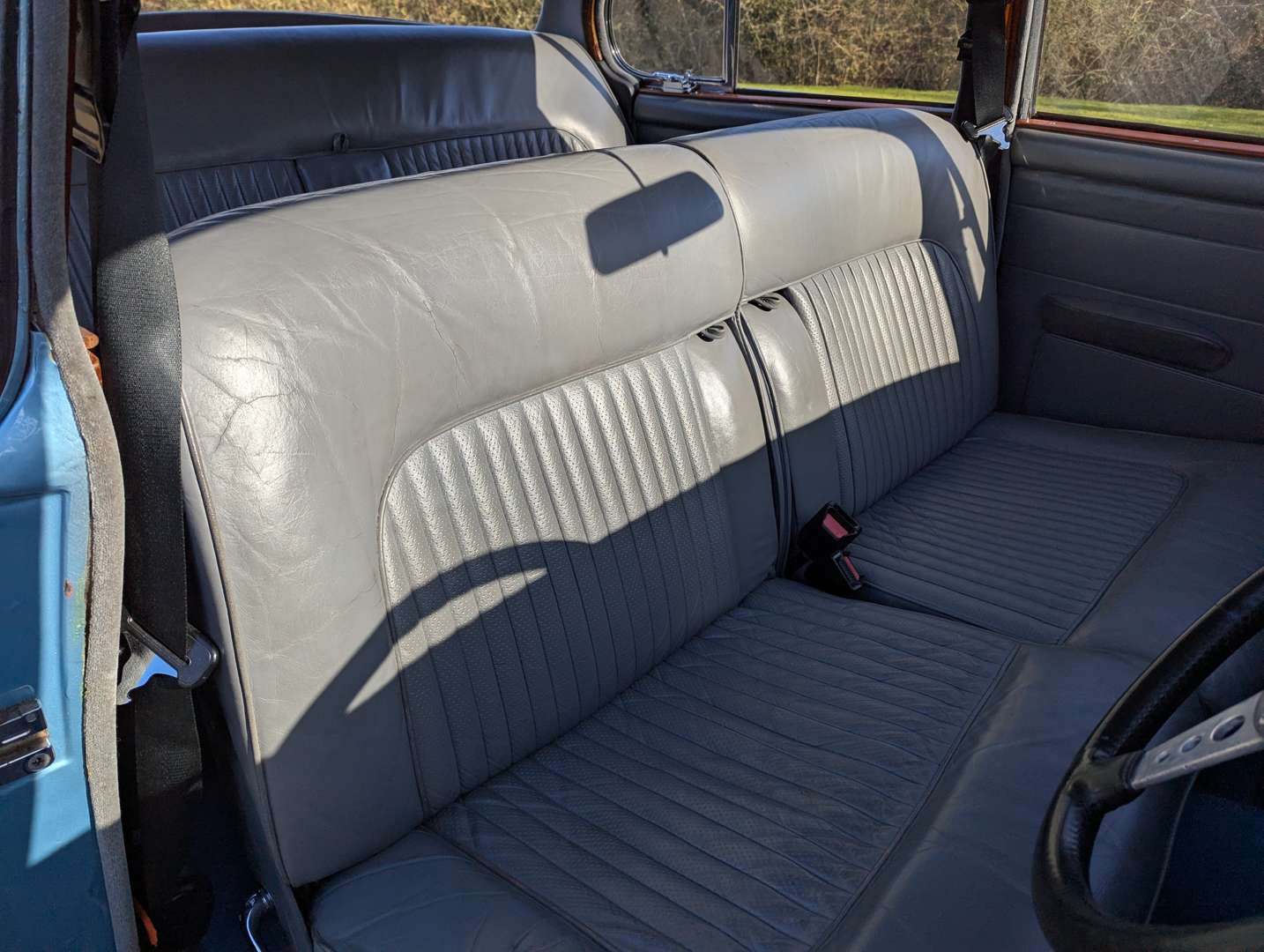 <p>1969 DAIMLER V8 250 AUTO</p>
