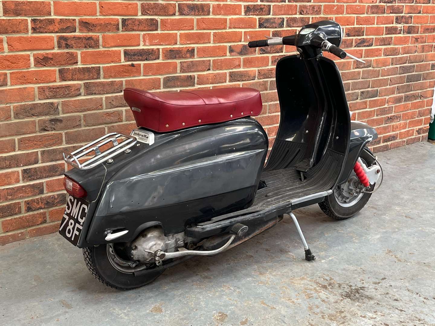 <p>1968 LAMBRETTA SX150</p>