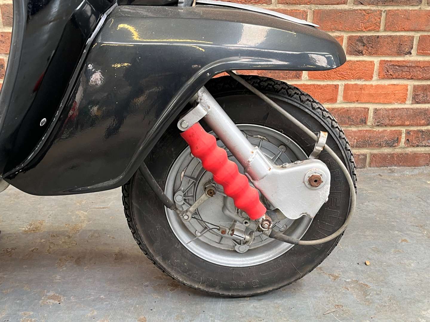 <p>1968 LAMBRETTA SX150</p>