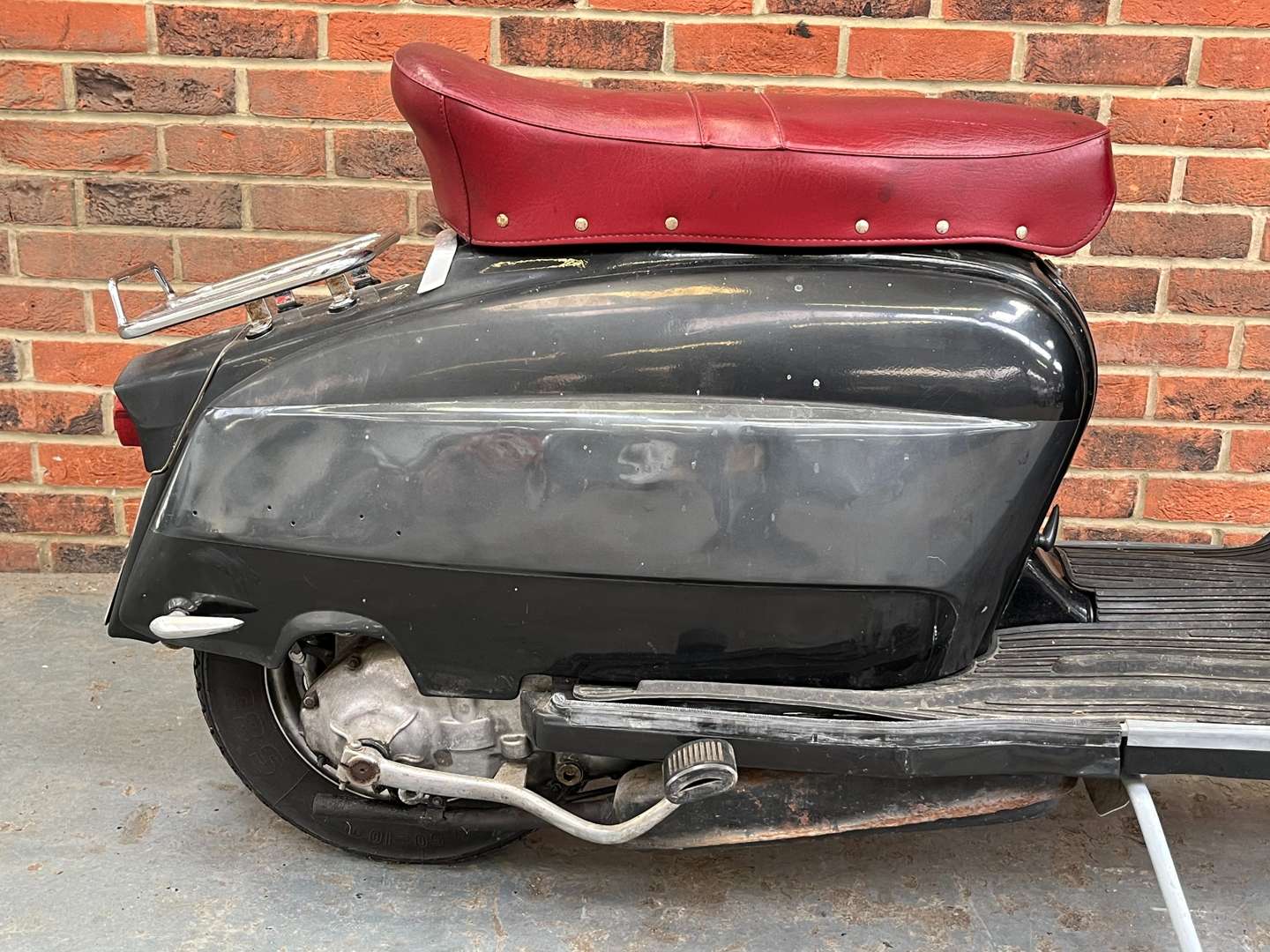 <p>1968 LAMBRETTA SX150</p>