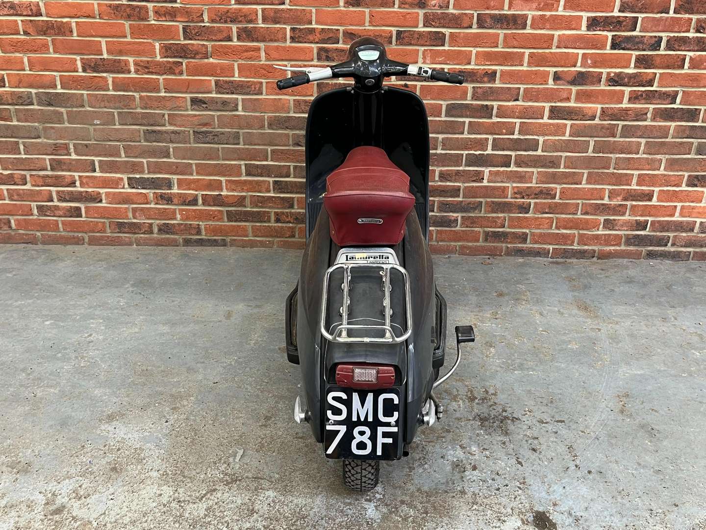 <p>1968 LAMBRETTA SX150</p>