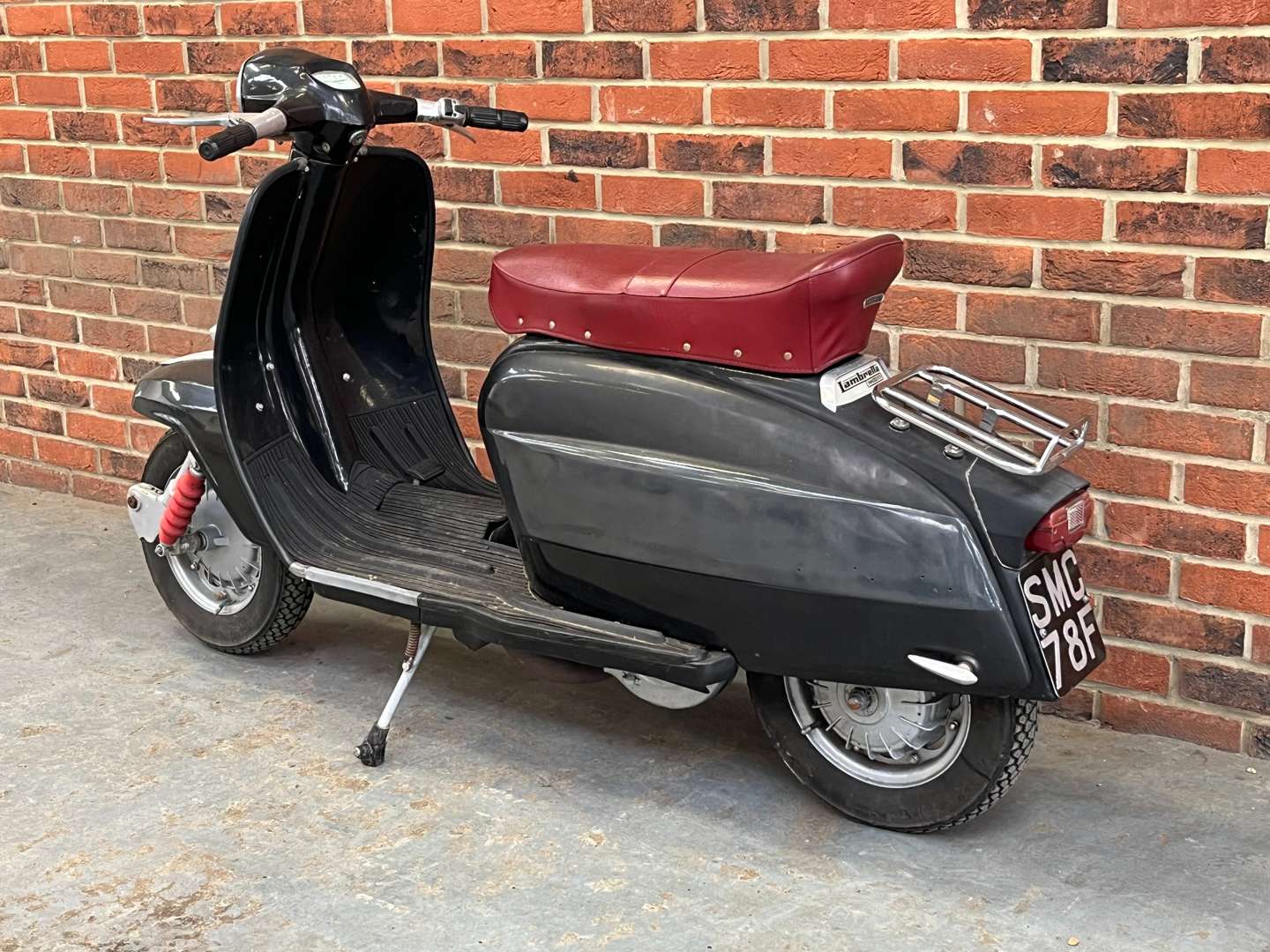 <p>1968 LAMBRETTA SX150</p>