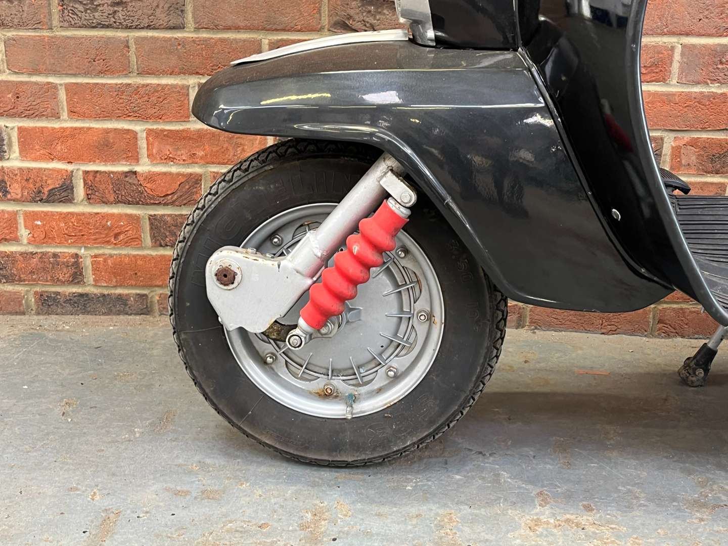 <p>1968 LAMBRETTA SX150</p>