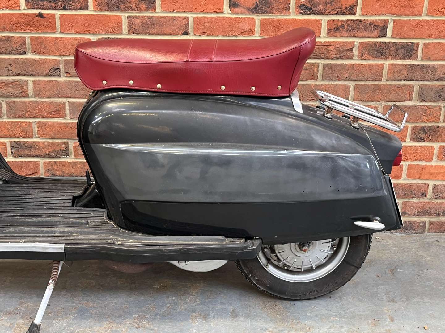 <p>1968 LAMBRETTA SX150</p>