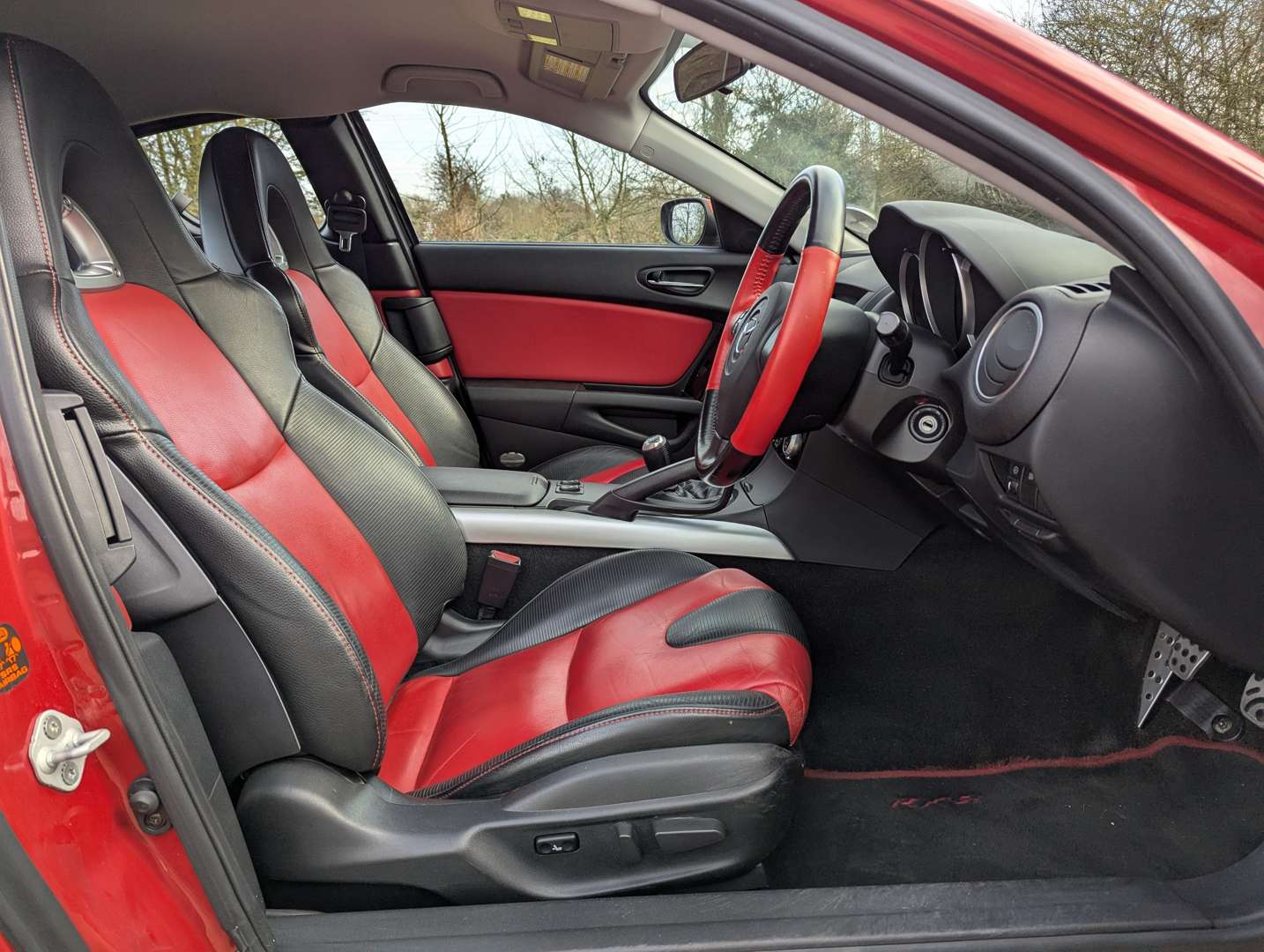 <p>2004 MAZDA&nbsp;RX-8 231 PS ONE OWNER</p>