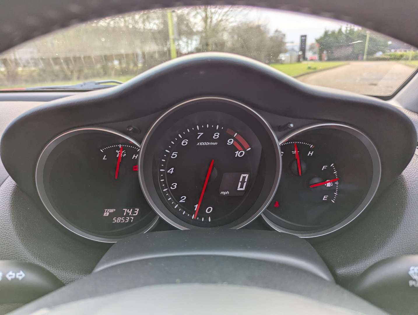 <p>2004 MAZDA&nbsp;RX-8 231 PS ONE OWNER</p>