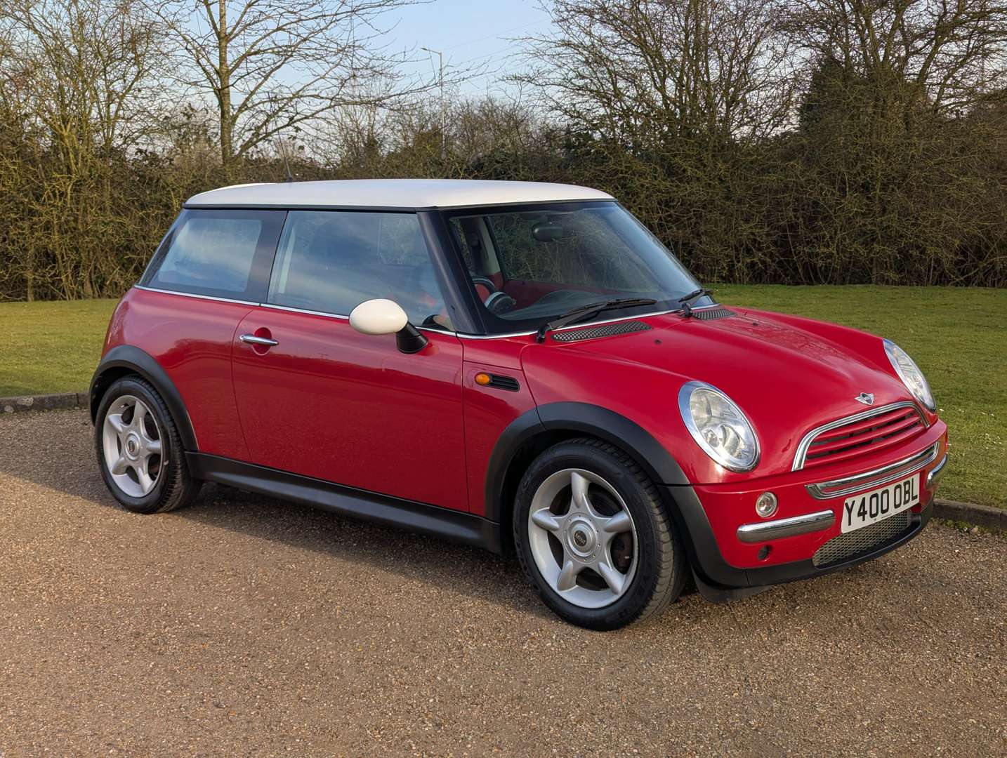 <p>2001 MINI COOPER</p>