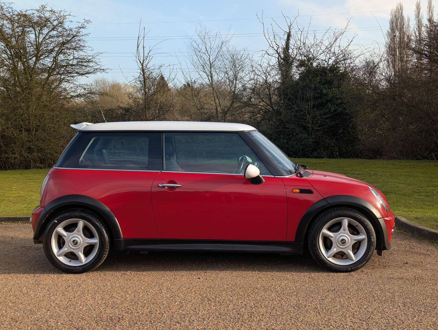 <p>2001 MINI COOPER</p>