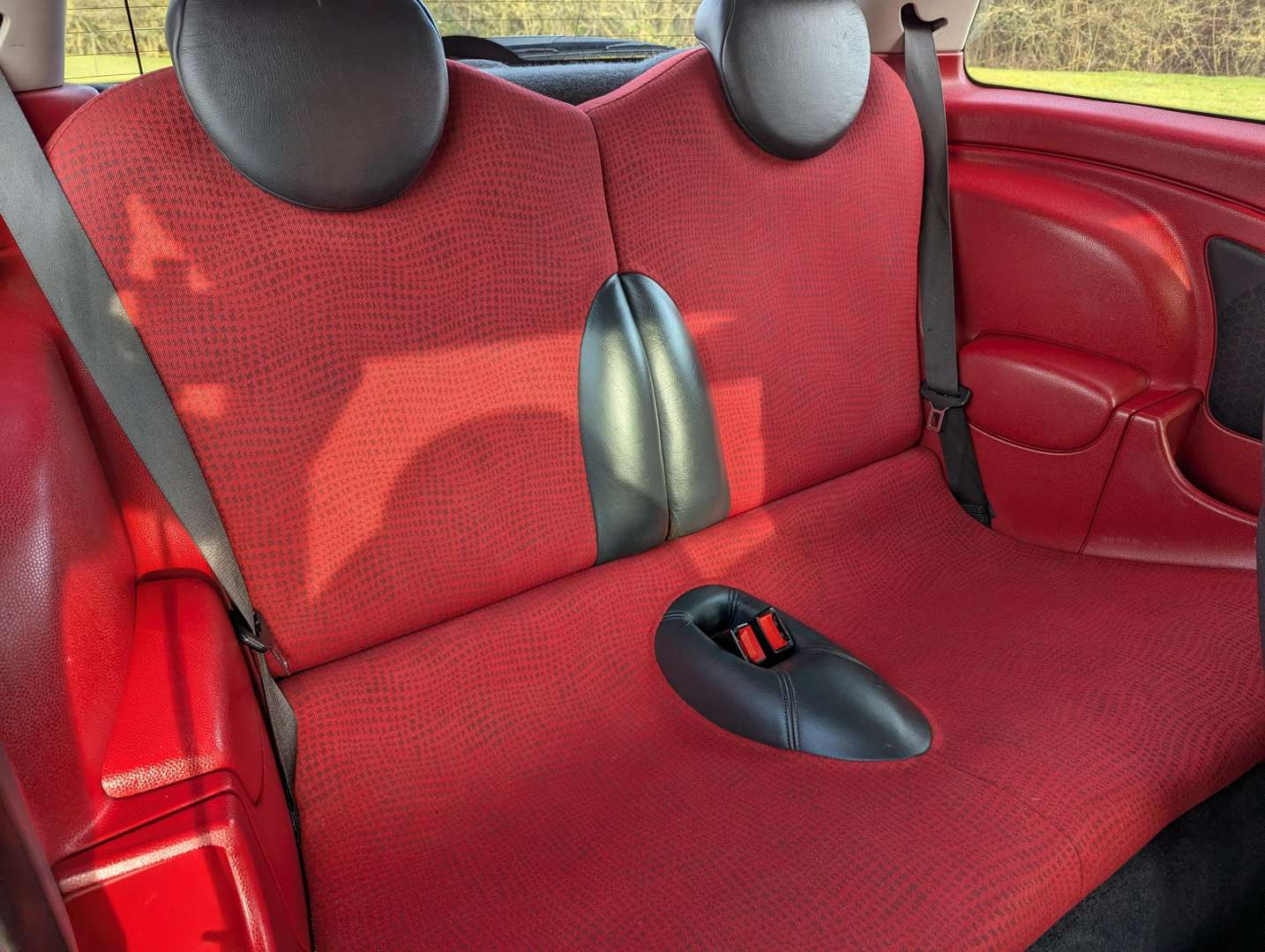 <p>2001 MINI COOPER</p>