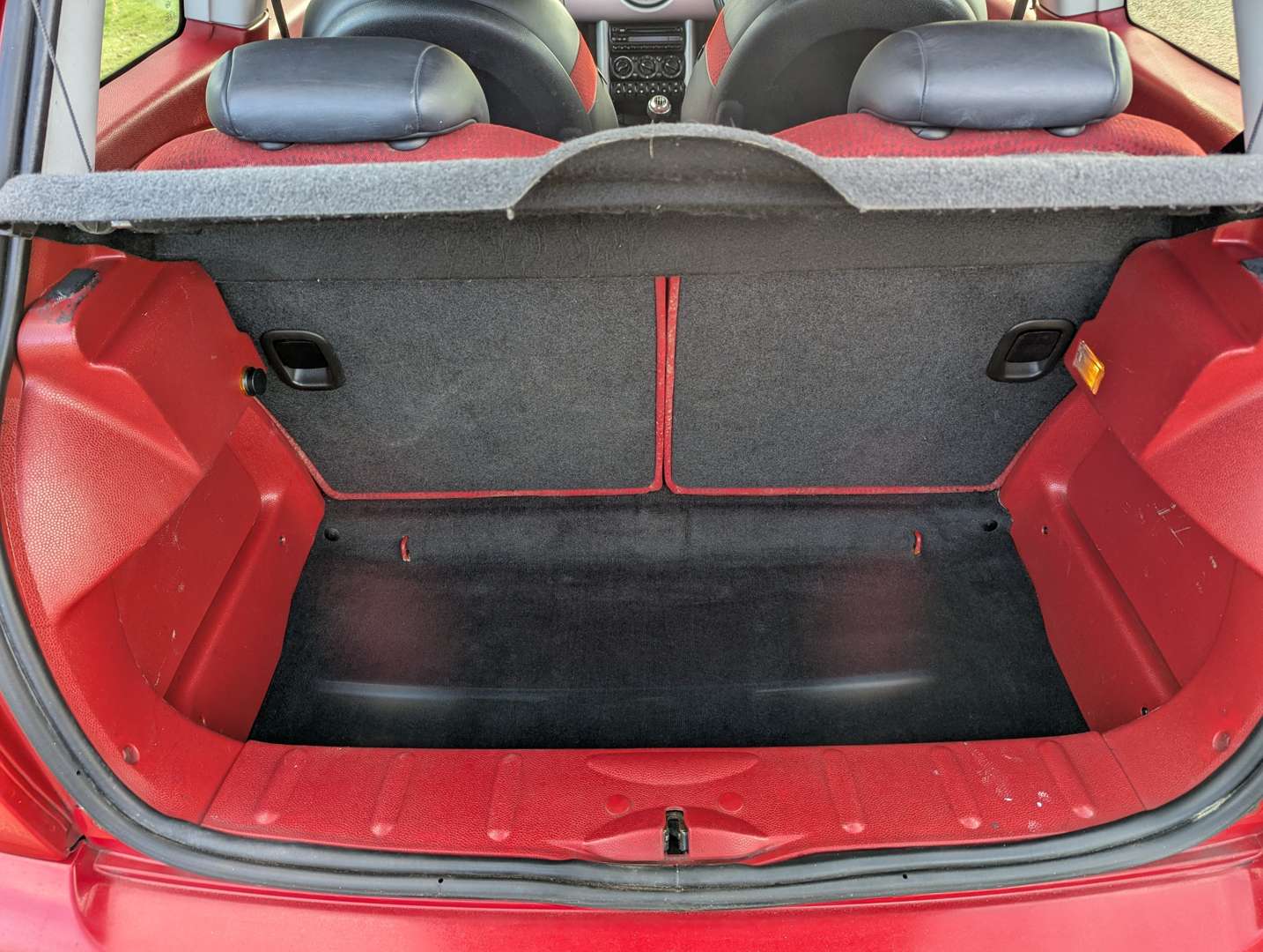 <p>2001 MINI COOPER</p>