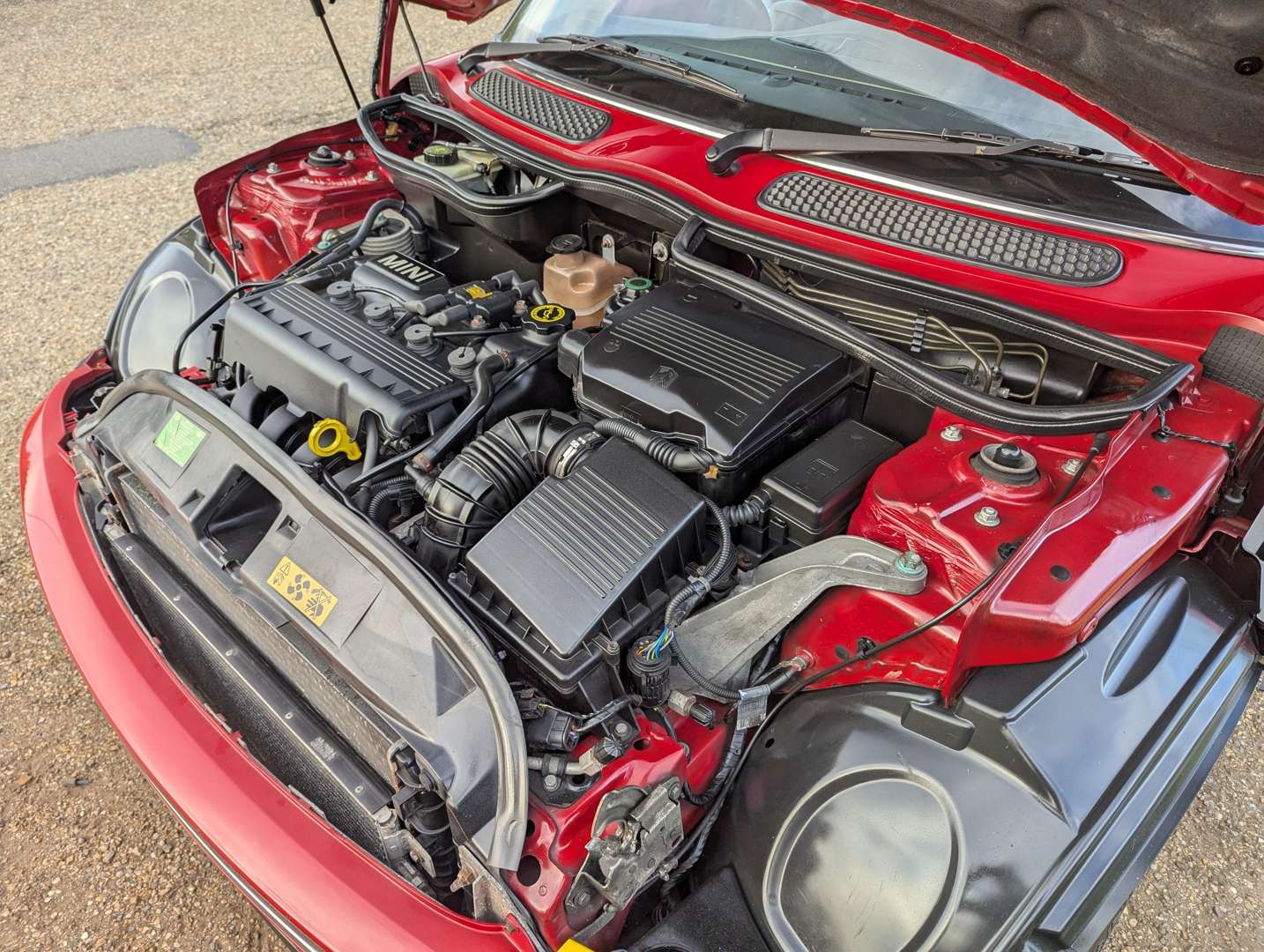 <p>2001 MINI COOPER</p>