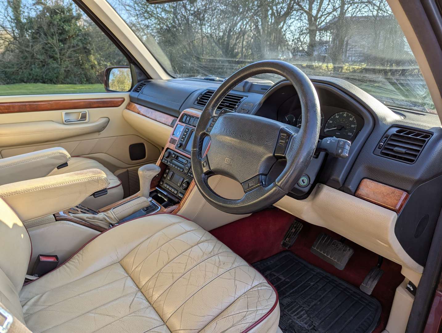 <p>2002 RANGE ROVER VOGUE SE AUTO</p>