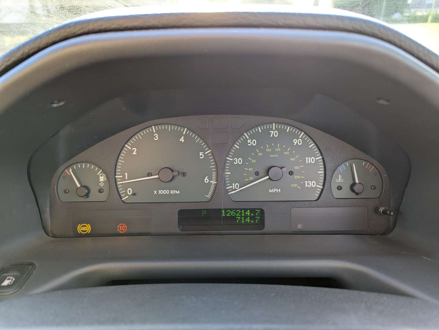 <p>2002 RANGE ROVER VOGUE SE AUTO</p>