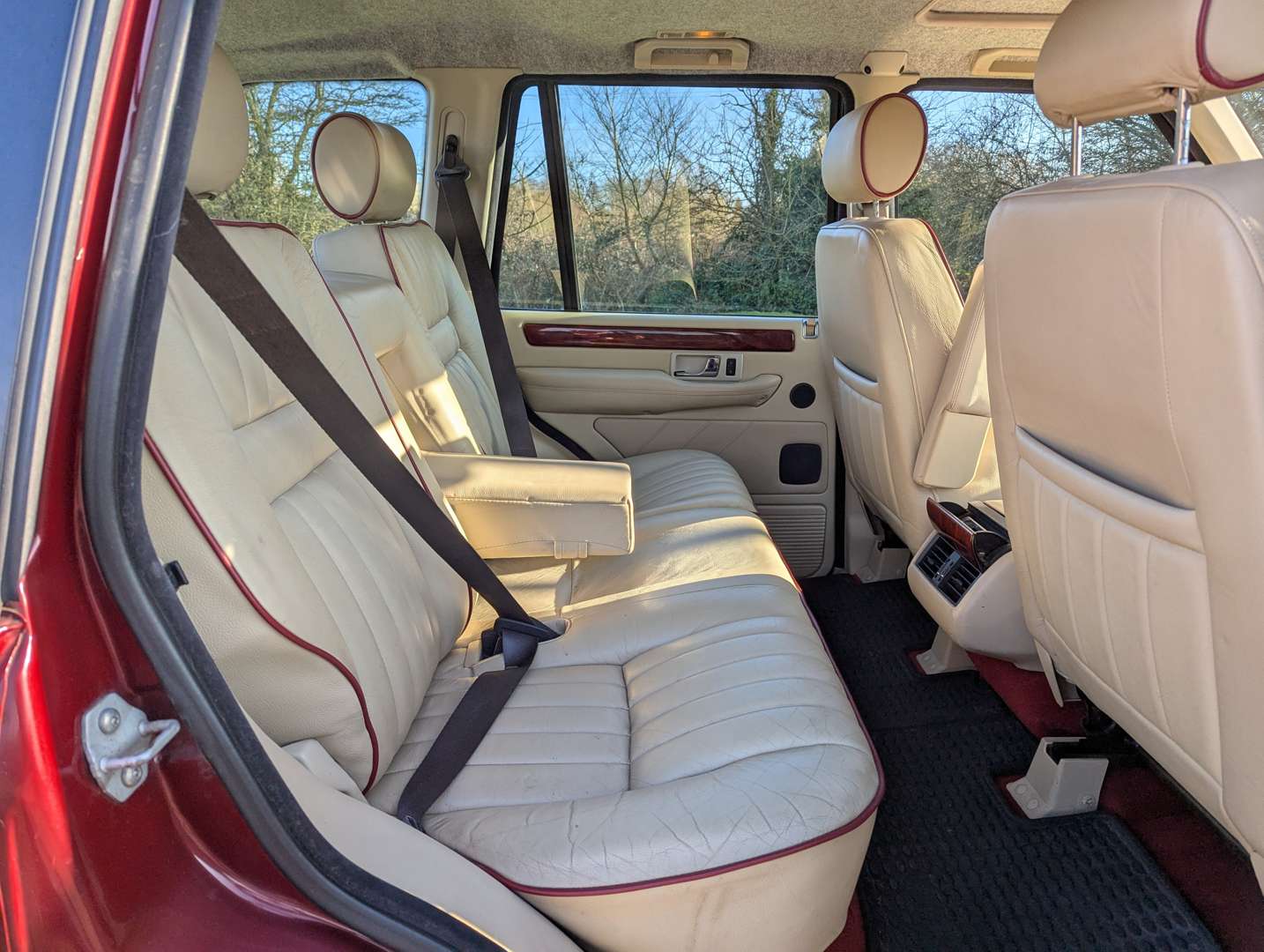 <p>2002 RANGE ROVER VOGUE SE AUTO</p>