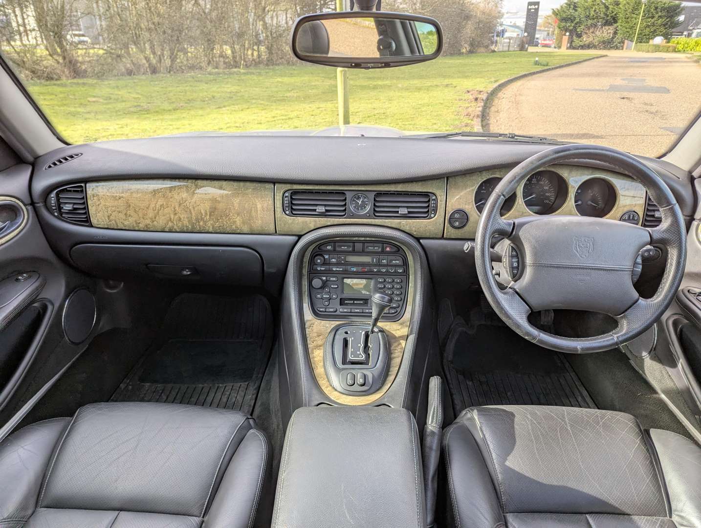 <p>2001 JAGUAR XJ 3.2 EXECUTIVE AUTO</p>