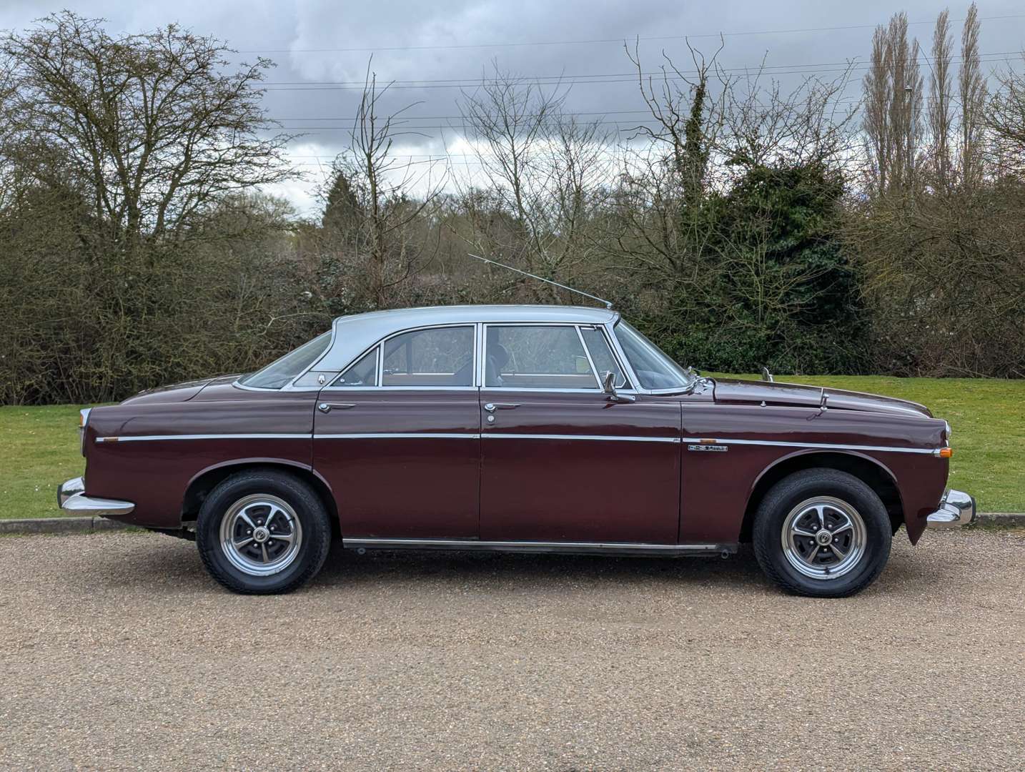 <p>1969 ROVER P5B 3.5 LITRE COUPE AUTO</p>