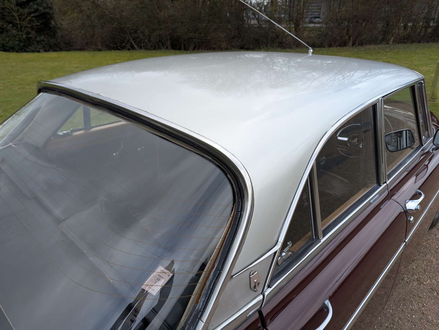 <p>1969 ROVER P5B 3.5 LITRE COUPE AUTO</p>