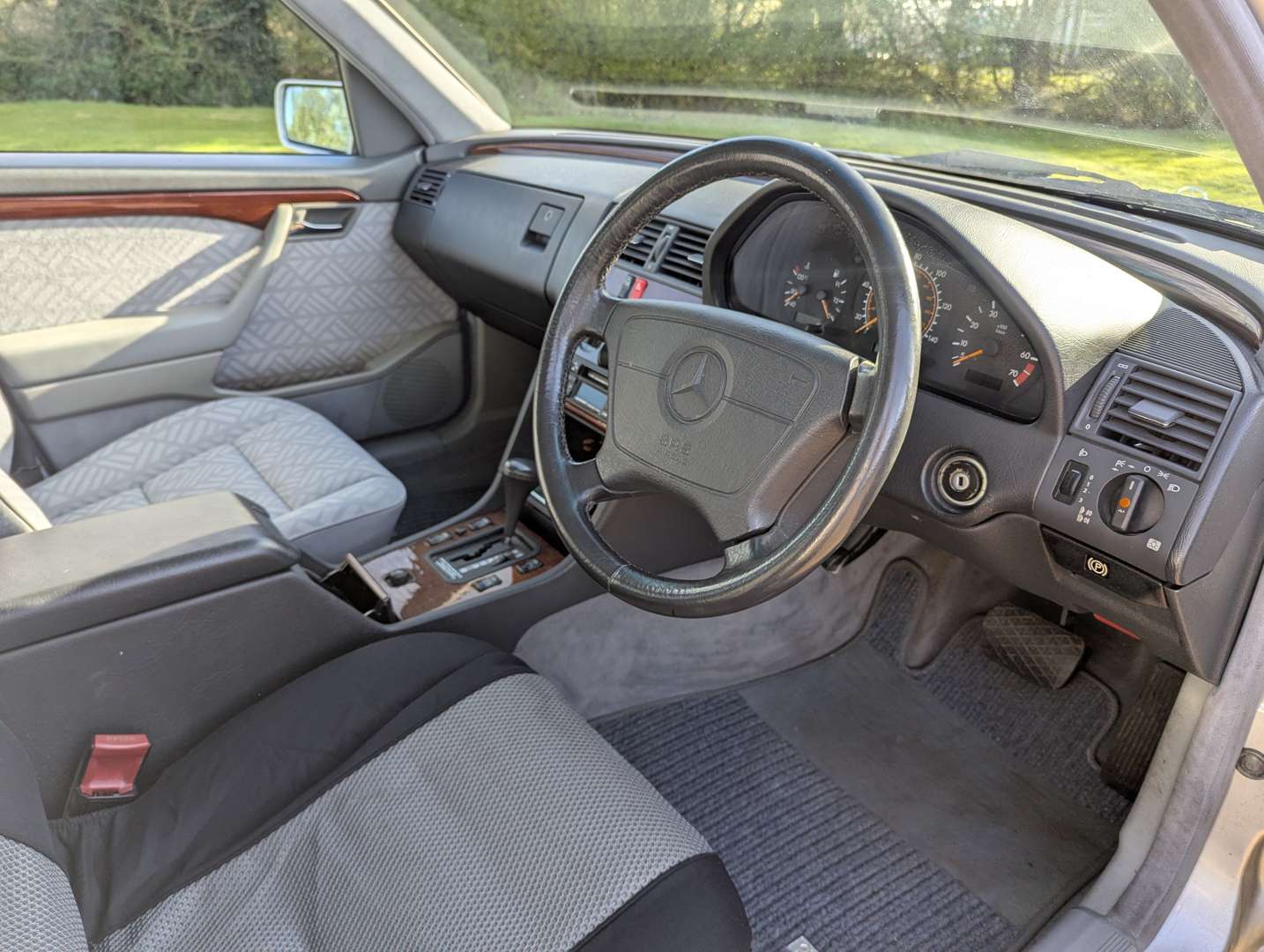 <p>1993 MERCEDES C180 AUTO</p>
