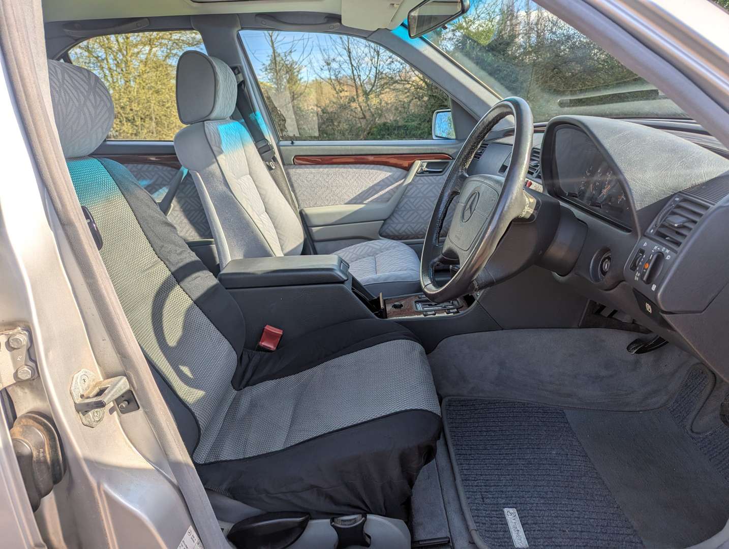<p>1993 MERCEDES C180 AUTO</p>
