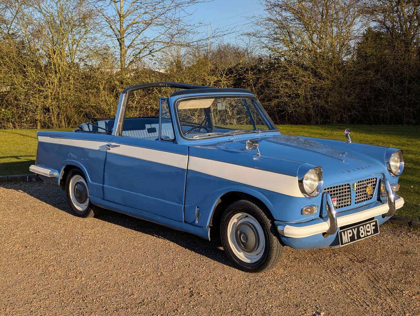 <p>1968 TRIUMPH HERALD 1200</p>