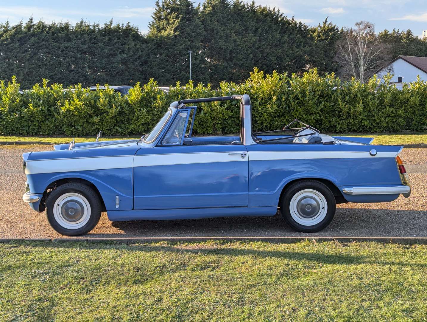 <p>1968 TRIUMPH HERALD 1200</p>