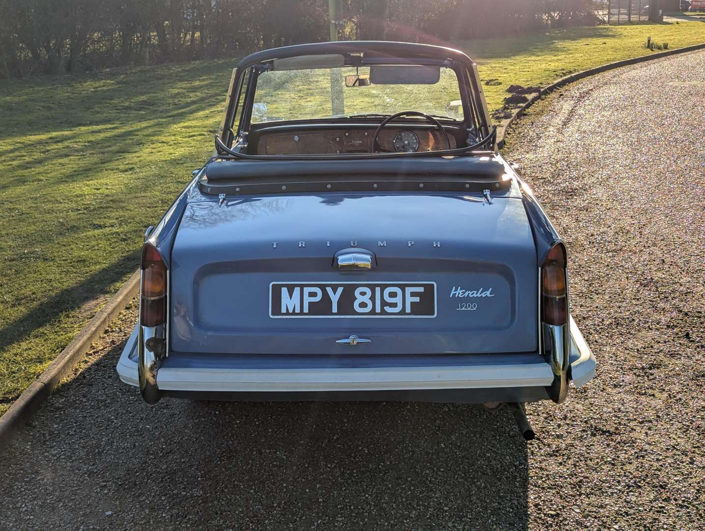 <p>1968 TRIUMPH HERALD 1200</p>