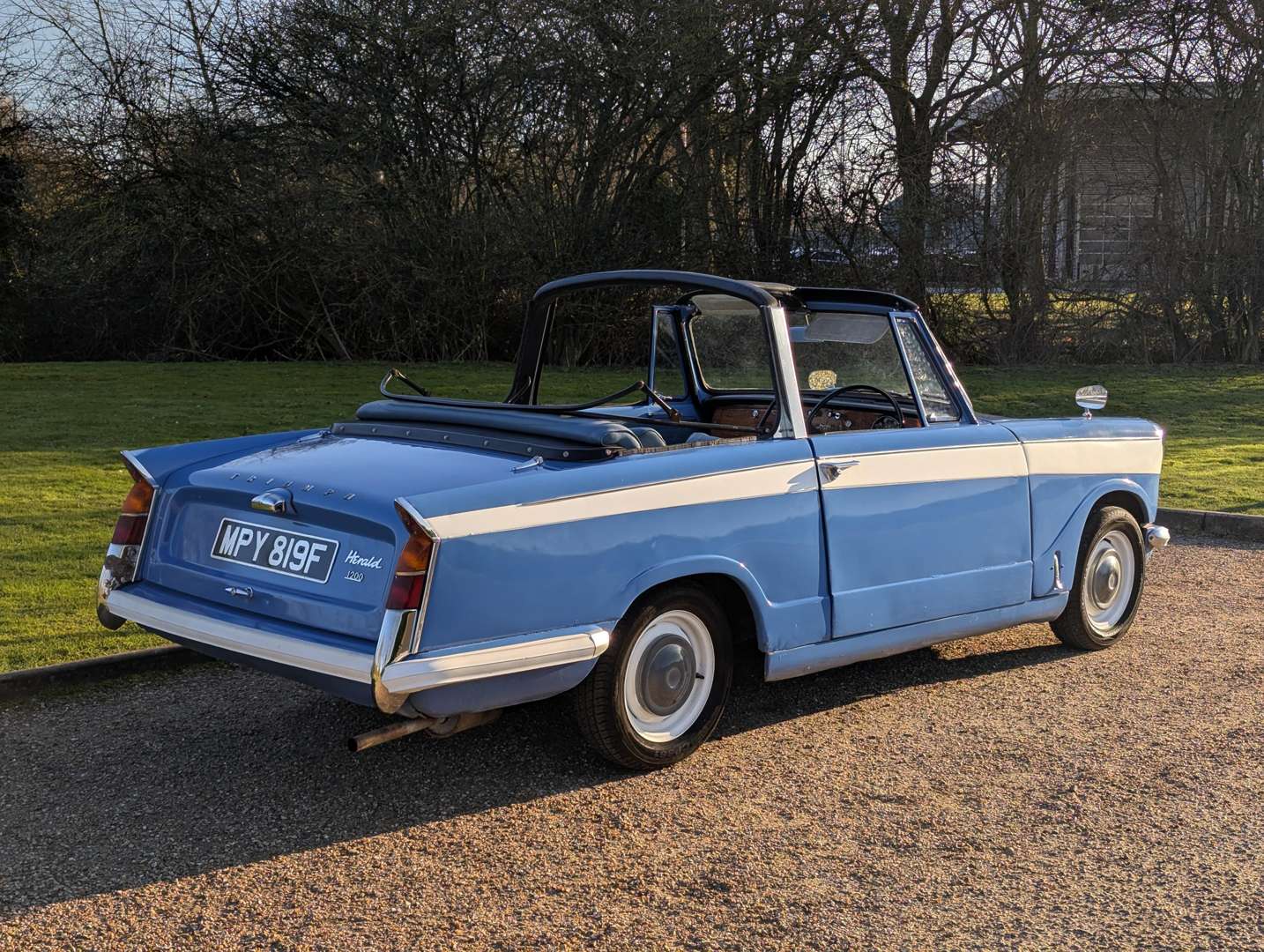 <p>1968 TRIUMPH HERALD 1200</p>