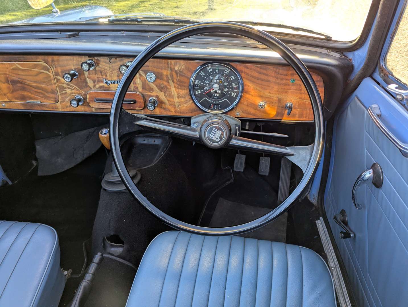 <p>1968 TRIUMPH HERALD 1200</p>