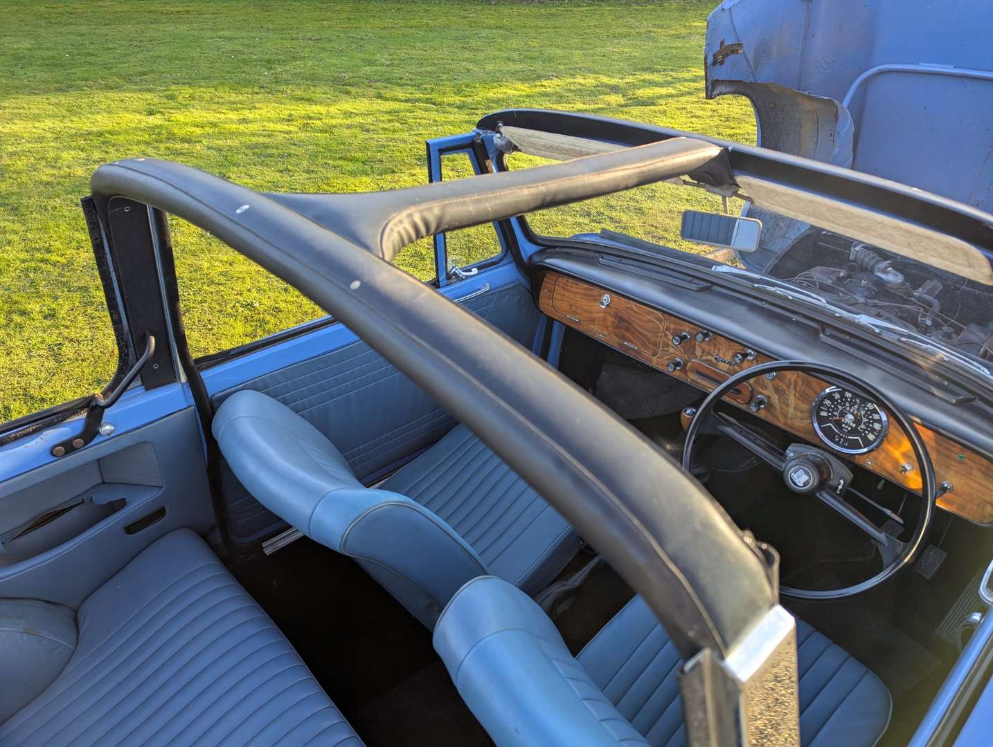 <p>1968 TRIUMPH HERALD 1200</p>