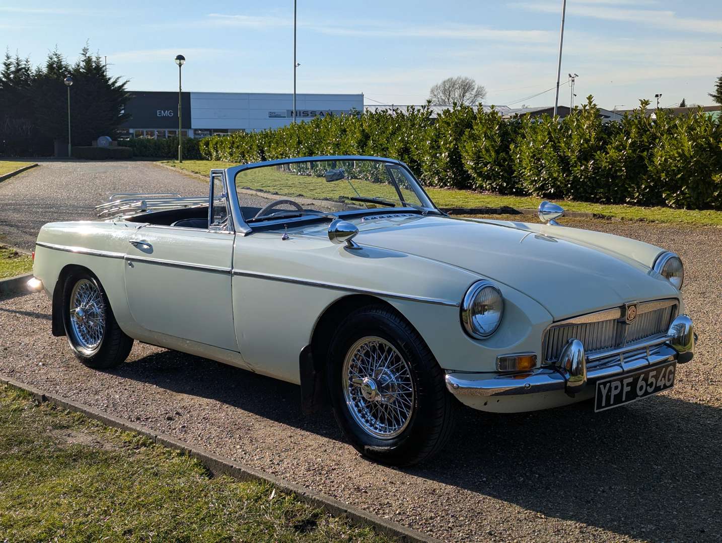 <p>1969 MG B ROADSTER</p>