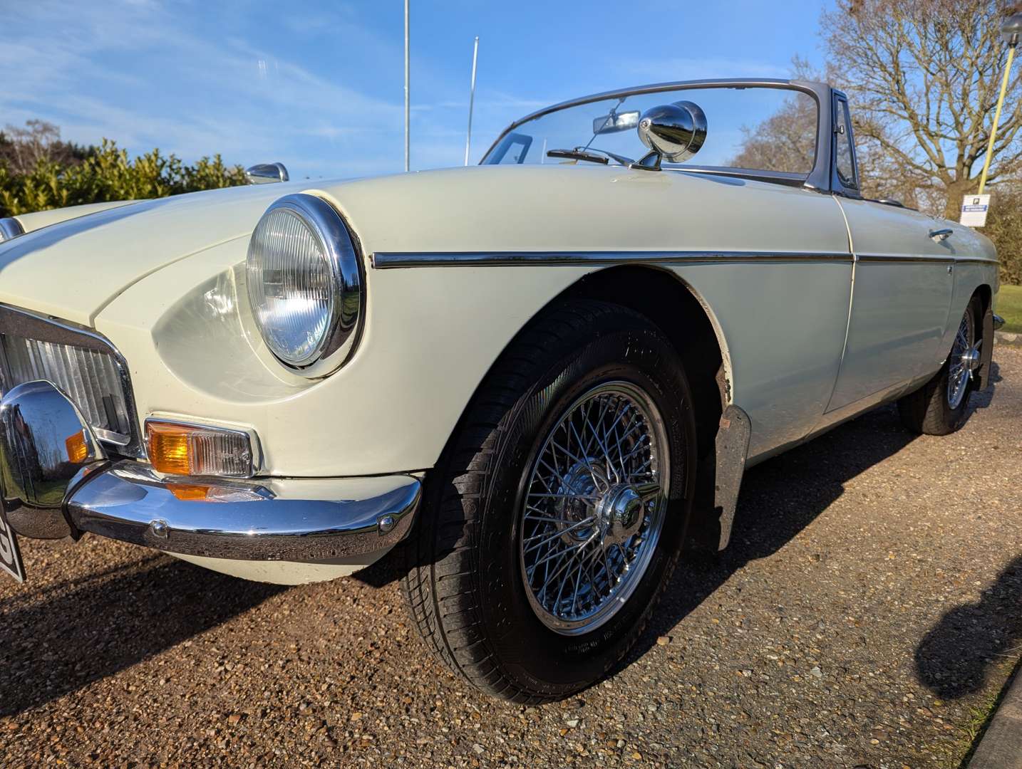 <p>1969 MG B ROADSTER</p>