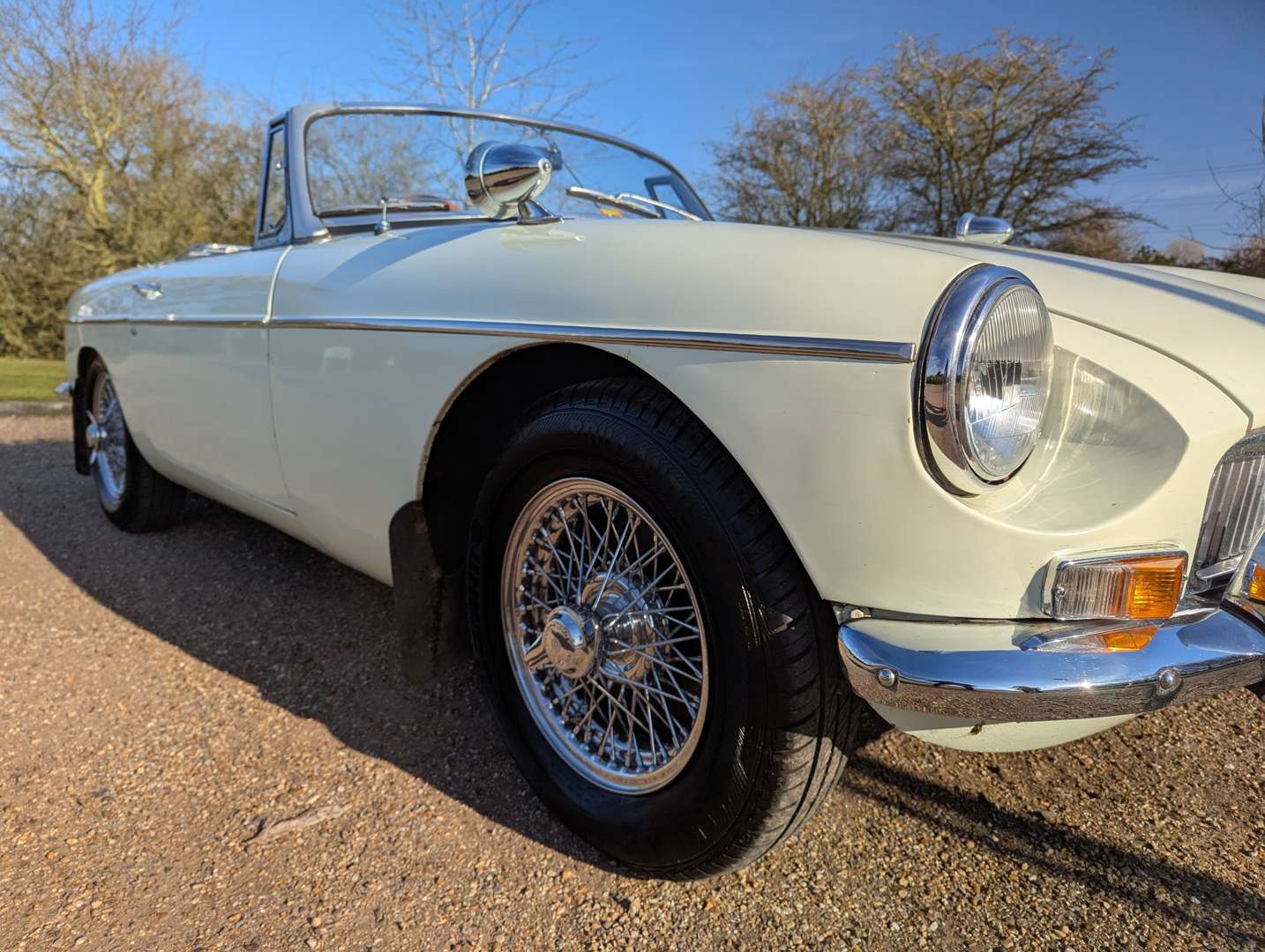 <p>1969 MG B ROADSTER</p>