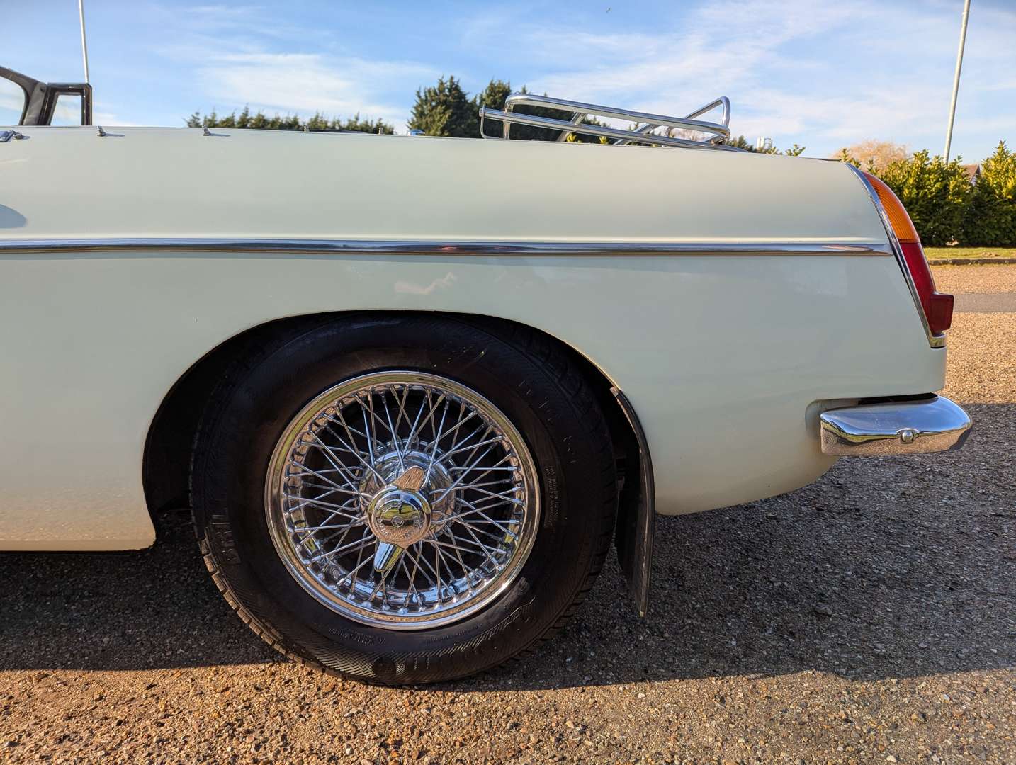 <p>1969 MG B ROADSTER</p>