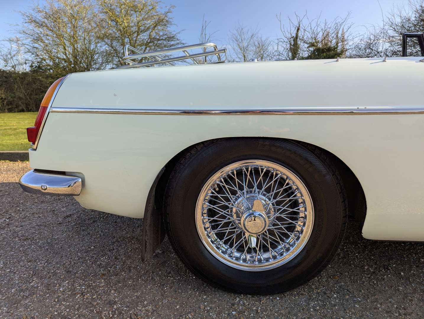 <p>1969 MG B ROADSTER</p>