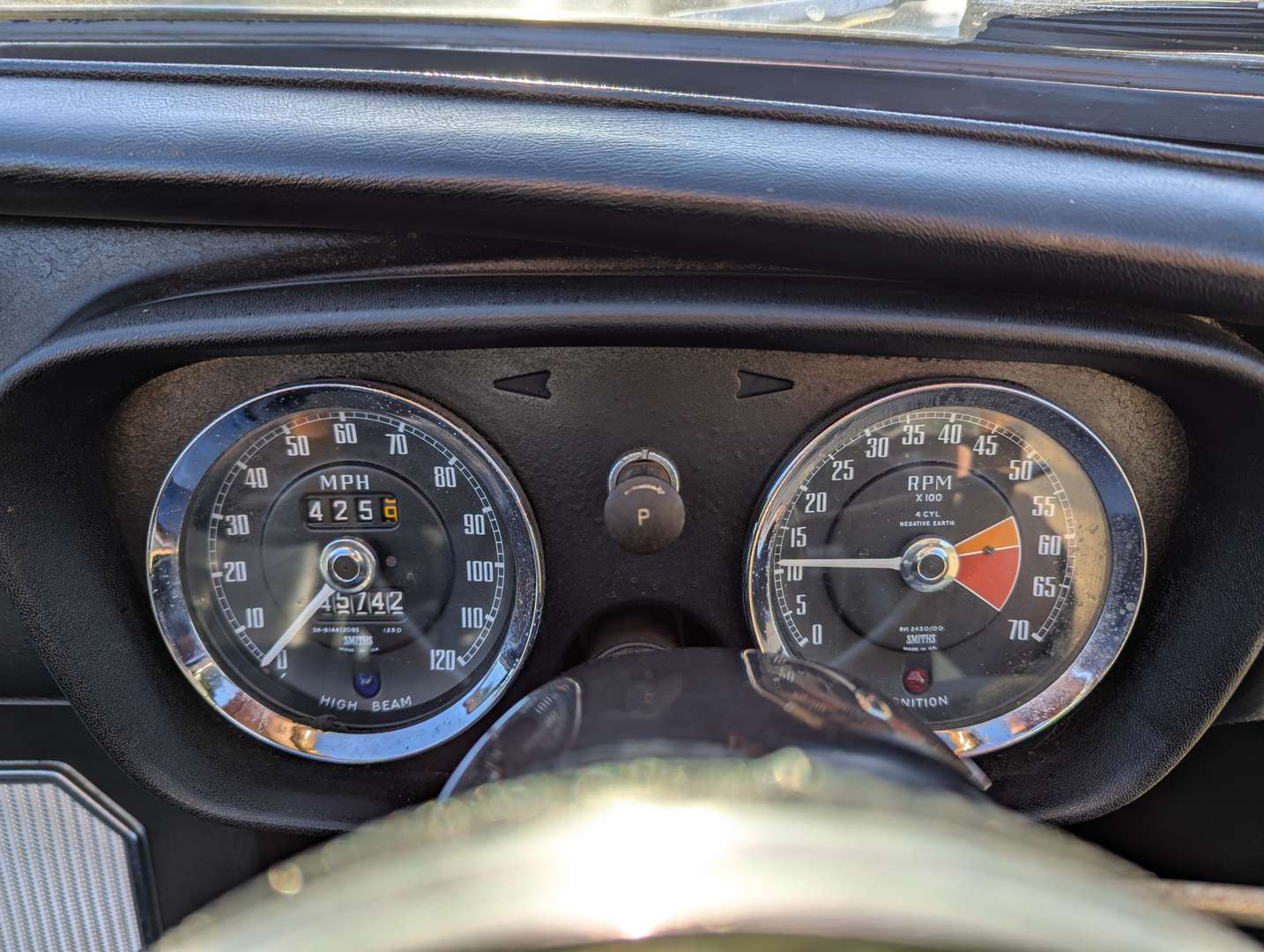 <p>1969 MG B ROADSTER</p>