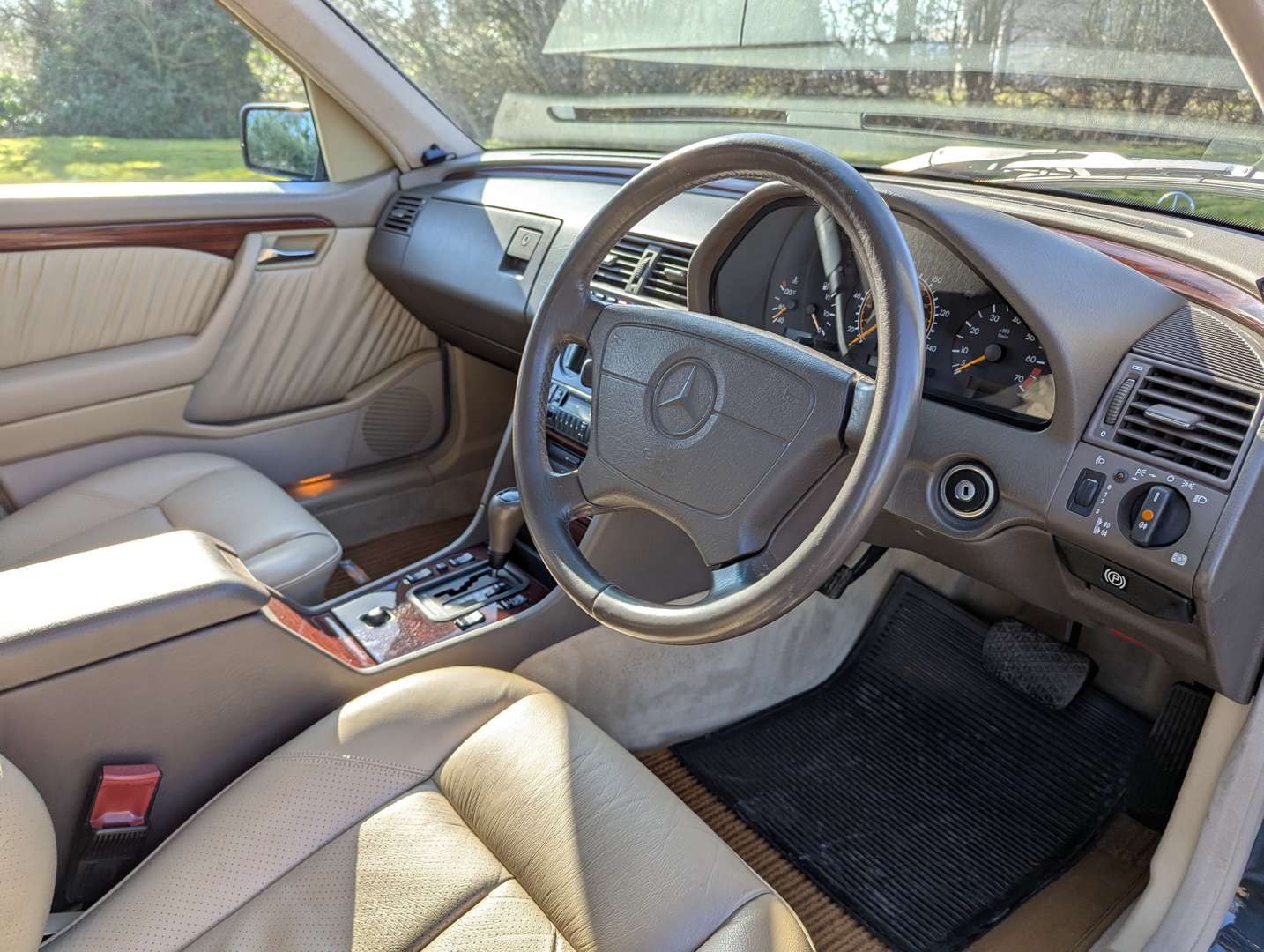 <p>1994 MERCEDES C180 ELEGANCE AUTO 34,508 MILES</p>