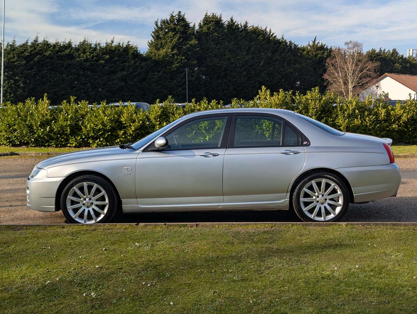 <p>2004 MG ZT+ V6 190</p>