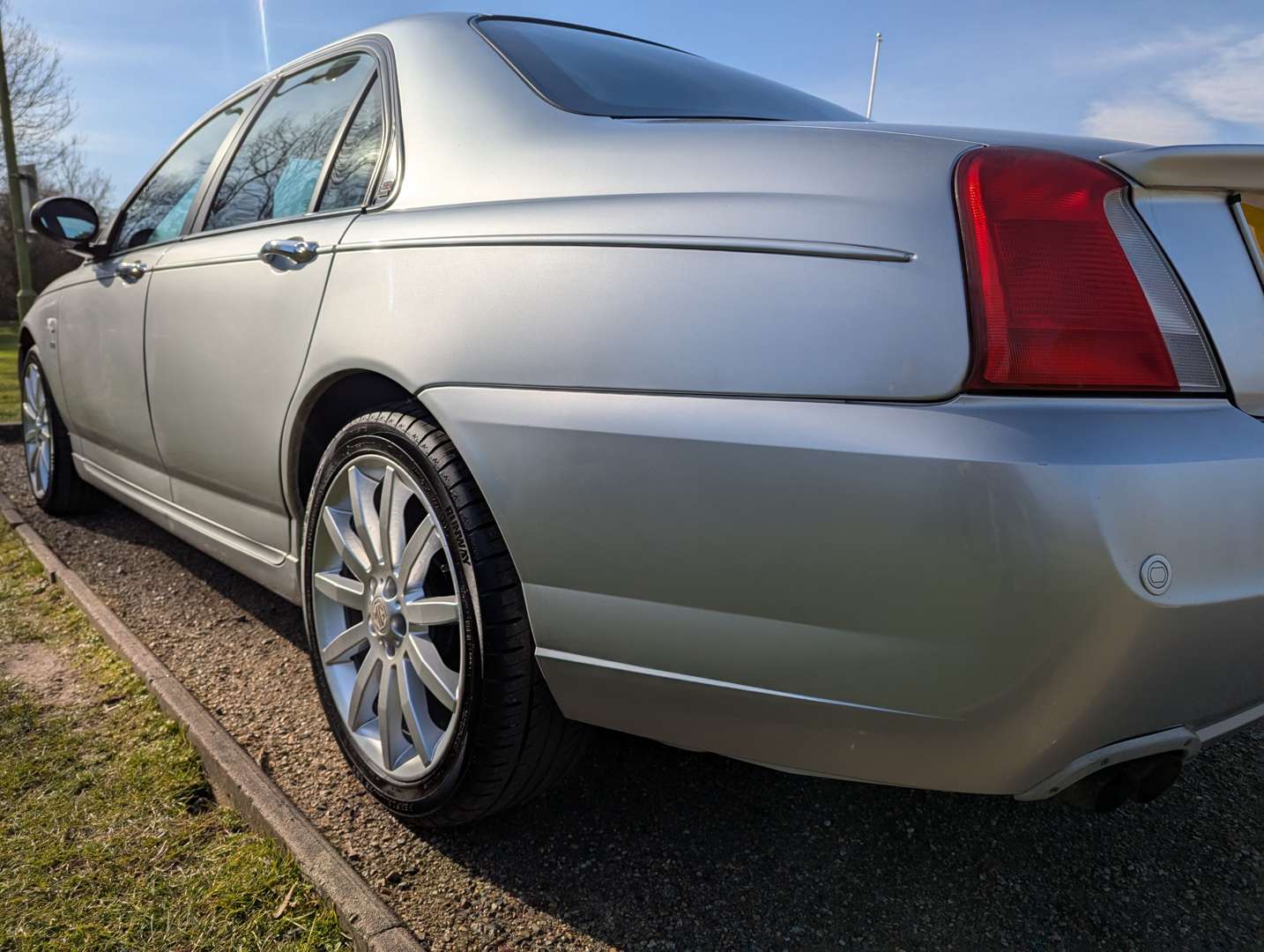 <p>2004 MG ZT+ V6 190</p>