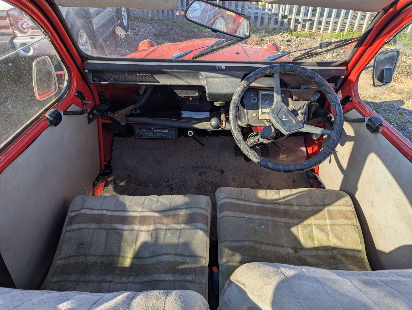 <p>1984 CITROEN 2 CV6 SPECIAL</p>