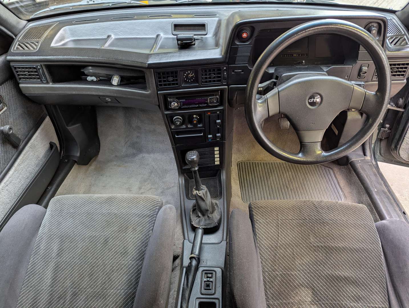 <p>1990 VAUXHALL ASTRA GTE CONVERTIBLE</p>