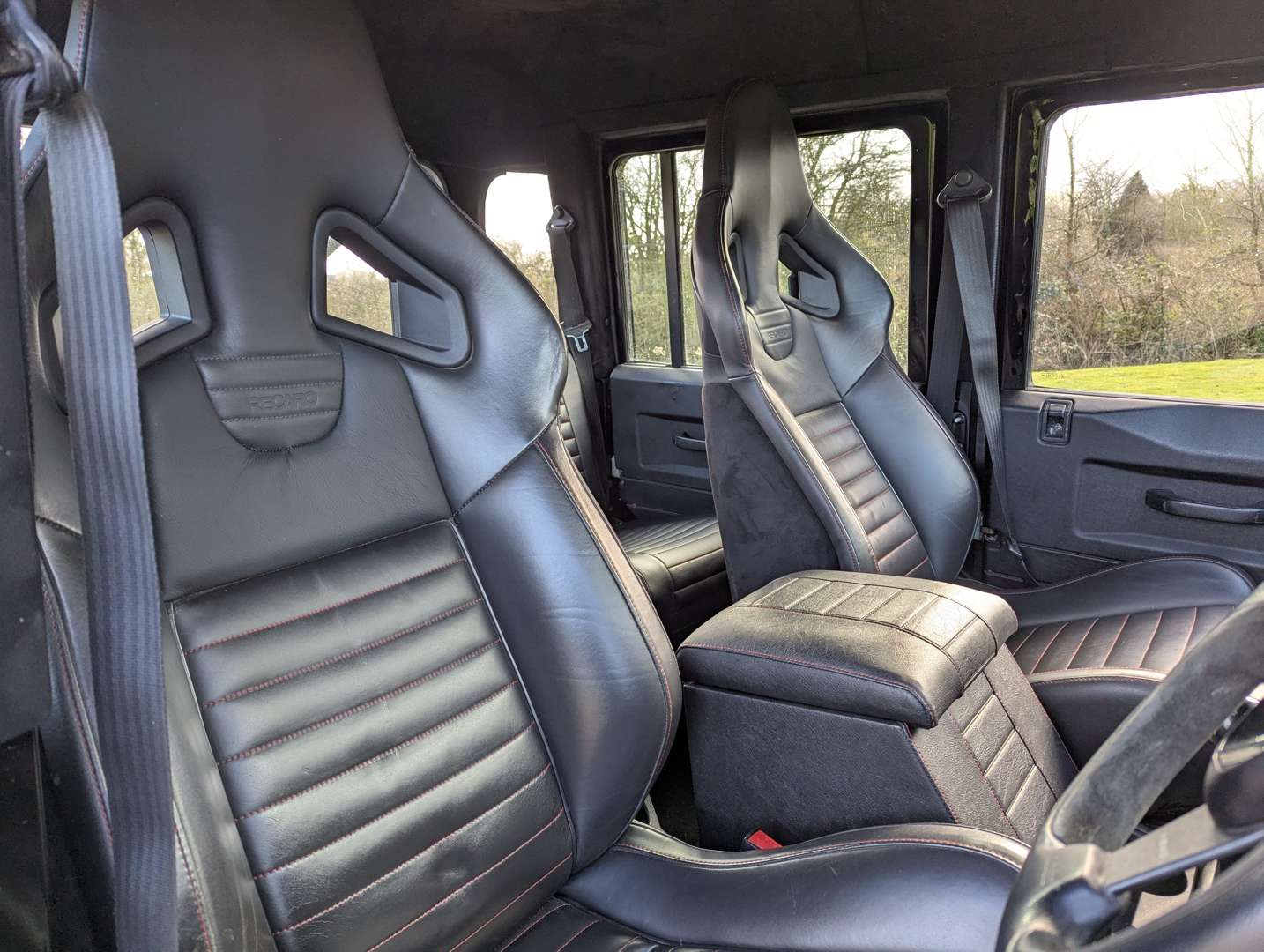 <p>2005 LAND ROVER DEFENDER 130 TD5 SPECTRE EVOCATION</p>